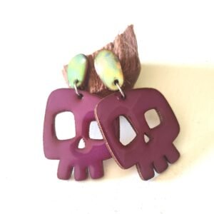 pendientes calaveras moradas