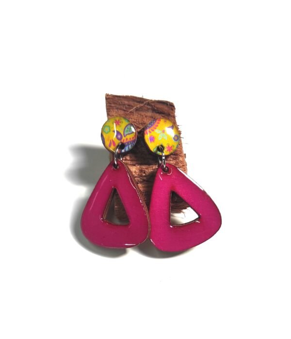 Triángulos fucsia y amarillo